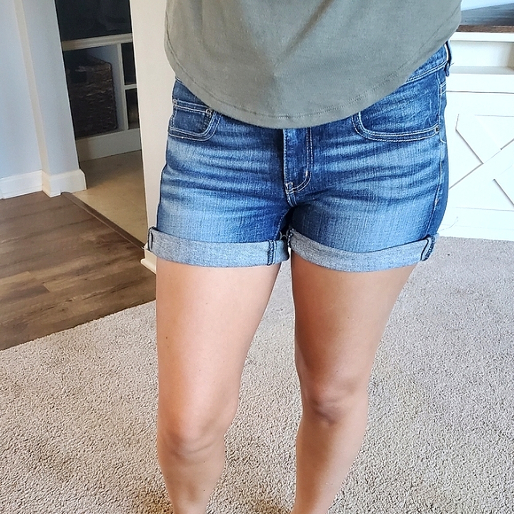 American Eagle Midi Stretch Medium Wash Blue Jean Shorts Size 4